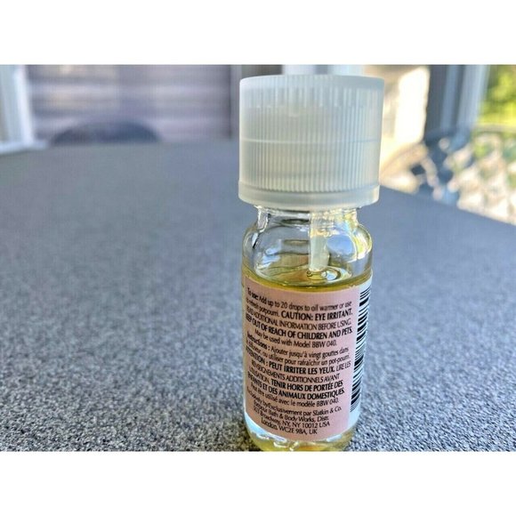 Bath &  Body Works Cherry Blossom 9.7 ml - Picture 2 of 2